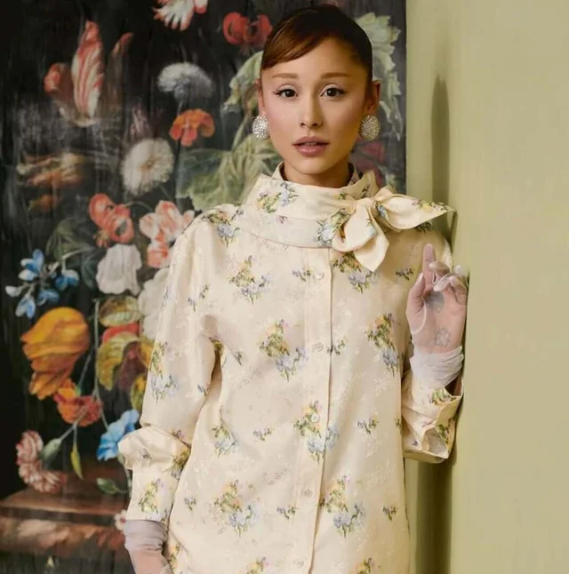 Ариана Гранде с юмором прокомментировала свои кадры с неудачным фотошопом