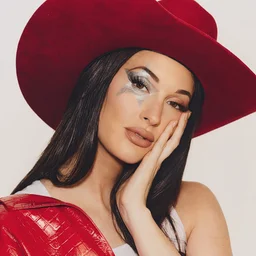 Поп-дайджест: RAYE взяла Mercury Prize, Kacey Musgraves анонсировала альбом