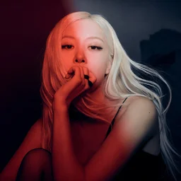 Поп-дайджест: Miley Cyrus, Carly Rae Jepsen и ROSÉ выпускают альбомы