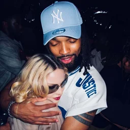 Мадонна выходит замуж за экс-футболста Акима Морриса?