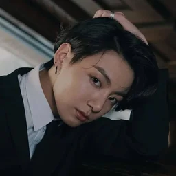 «Я всегда стремился к переменам»: Чонгук рассказал о творчестве, жизни и своих потребностях