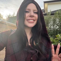 От первого концерта до самого любимого запаха: Леди Гага рассказала интересные факты о своей жизни 