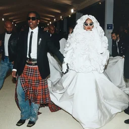 Доверие вместо подписей: почему Рианна отказывается от брачного контракта